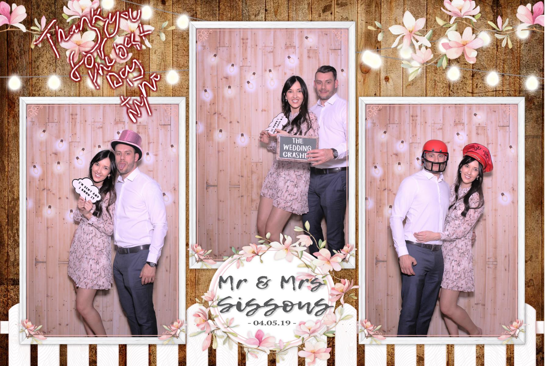 Mr and Mrs Sissons | View more photos from the event at gallery.blissbooth.co.uk/u/BlissBooth/Mr-and-Mrs-Sissons